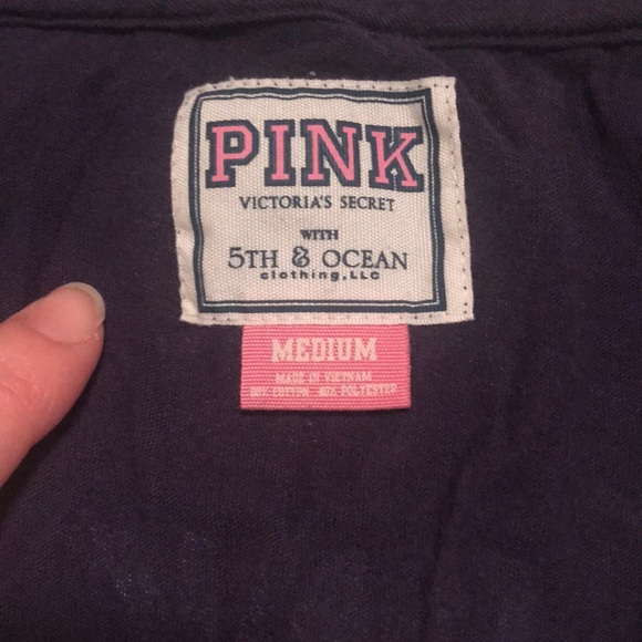 Victoria’s Secret PINK Washington Huskies Graphic Tee Purple Gold Size Medium - Picture 7 of 8